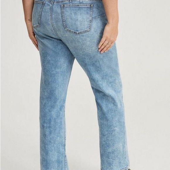 torrid Light Wash Straight Leg ankle Jeans high rise - Picture 3 of 16